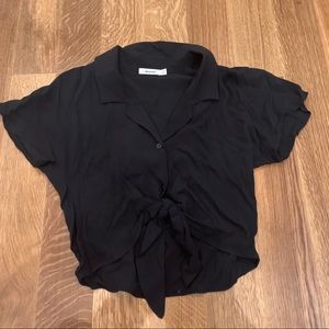 NWOT MOD REF tie front button down blouse - black